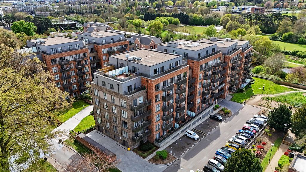 Property photo 1 of 13 Exterior