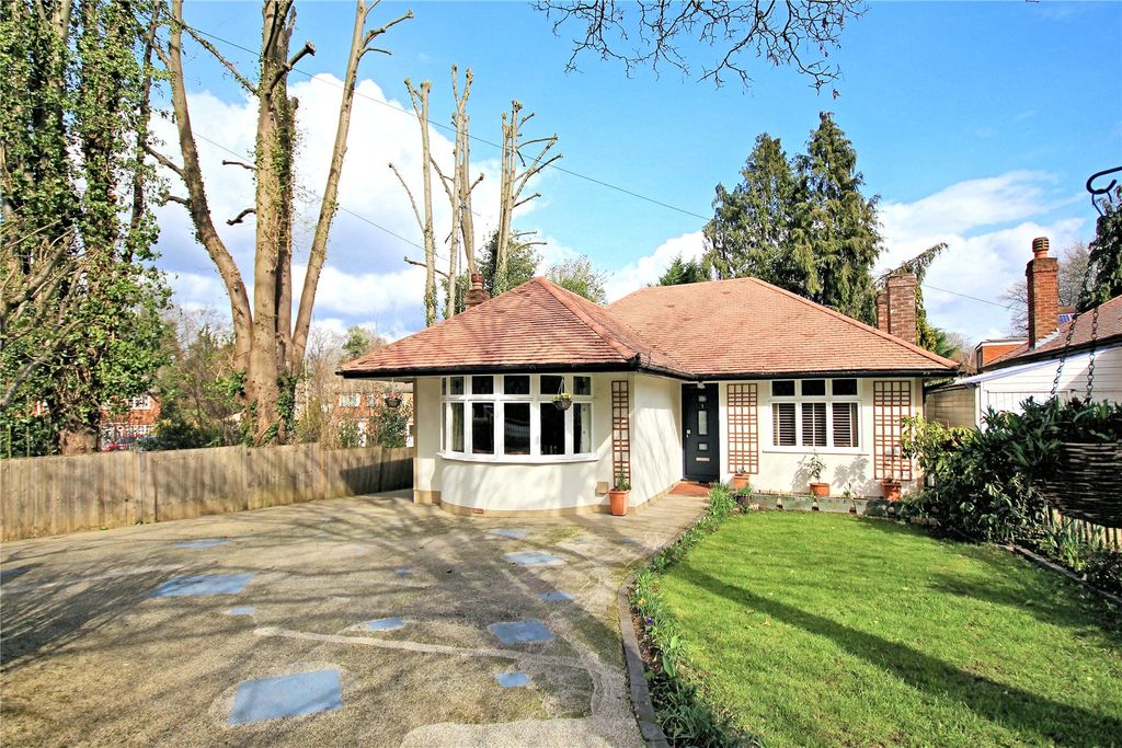 Property photo 1 of 11 Front
