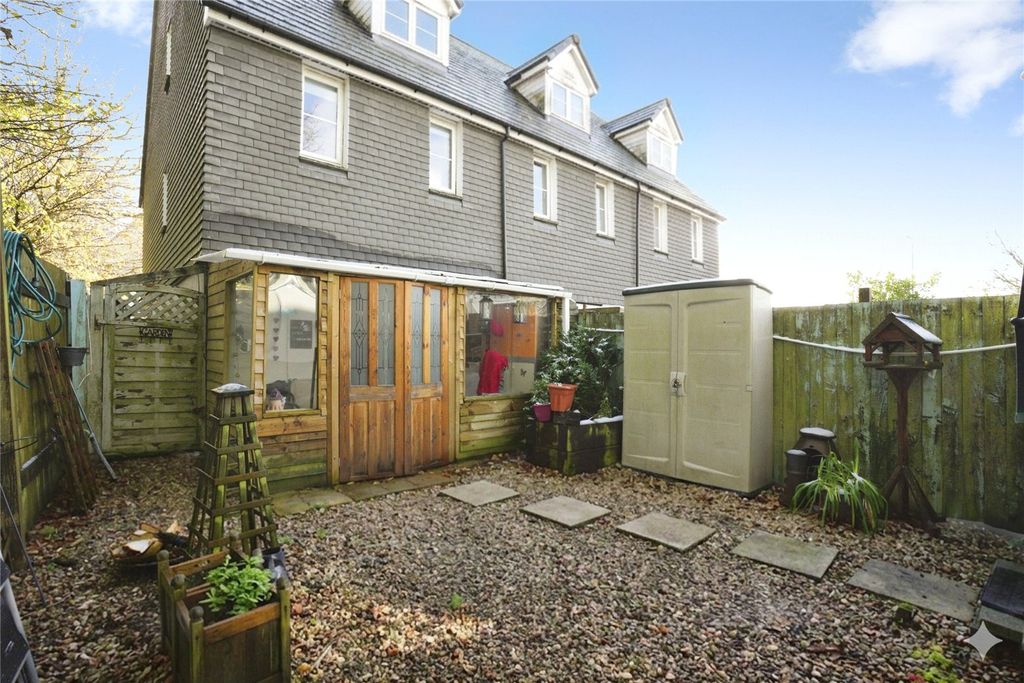 Property photo 2 of 15 Picture No. 21