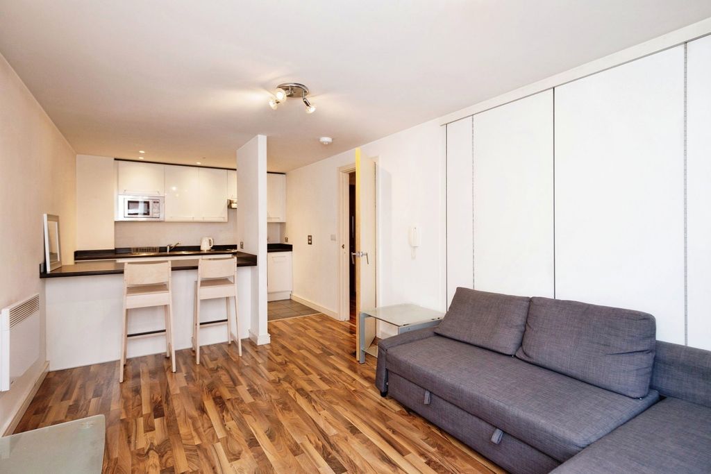 Property photo 2 of 11