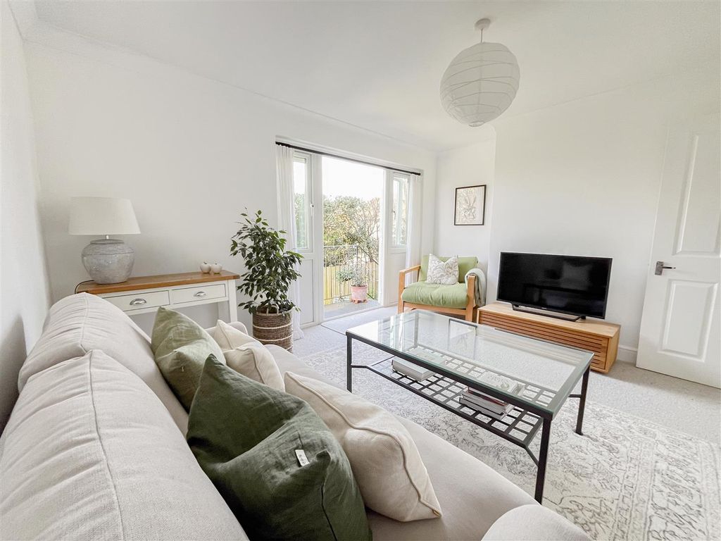 Property photo 3 of 16 Living Room