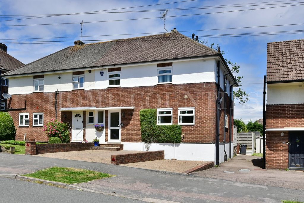Property photo 1 of 28