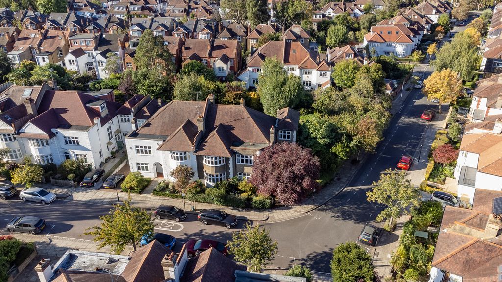 Property photo 1 of 18 J0023-077.Jpg