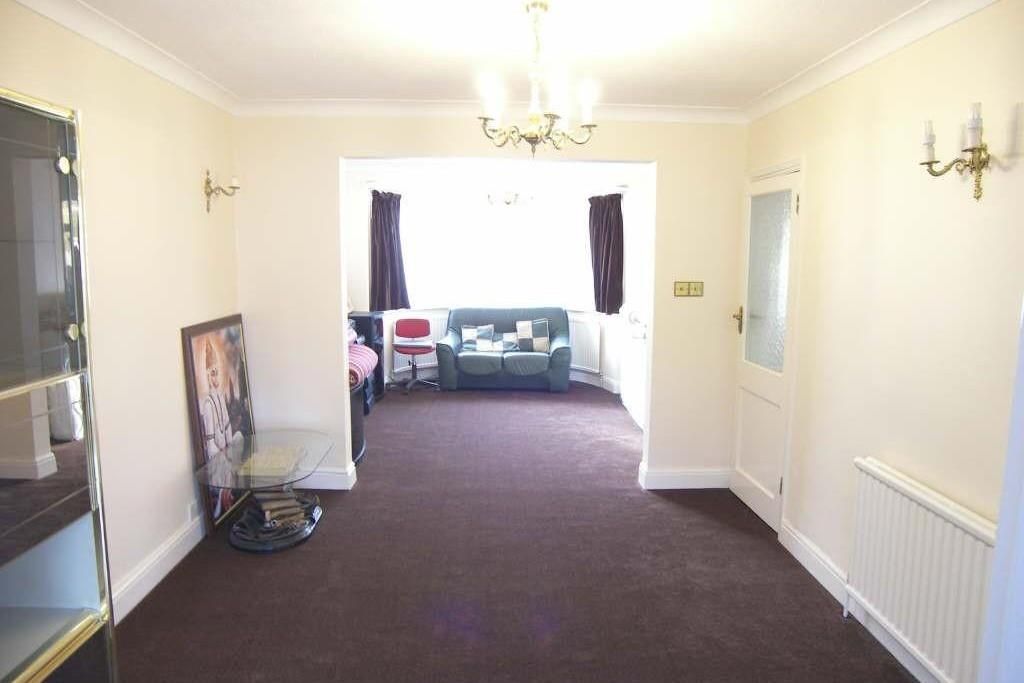 Property photo 3 of 8 Lounge.Jpg