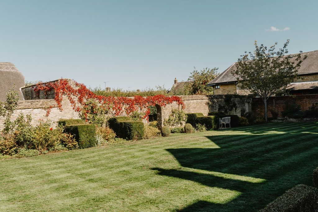 Property photo 3 of 37 Garden