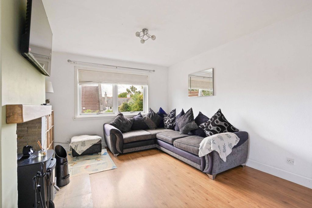 Property photo 3 of 24