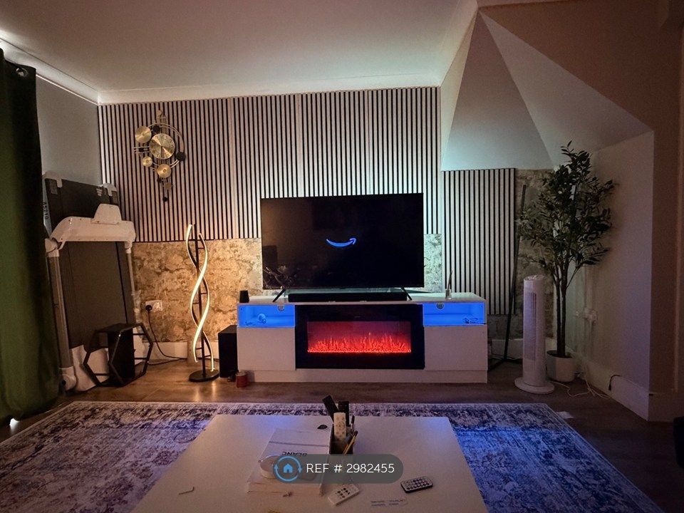 Property photo 2 of 35