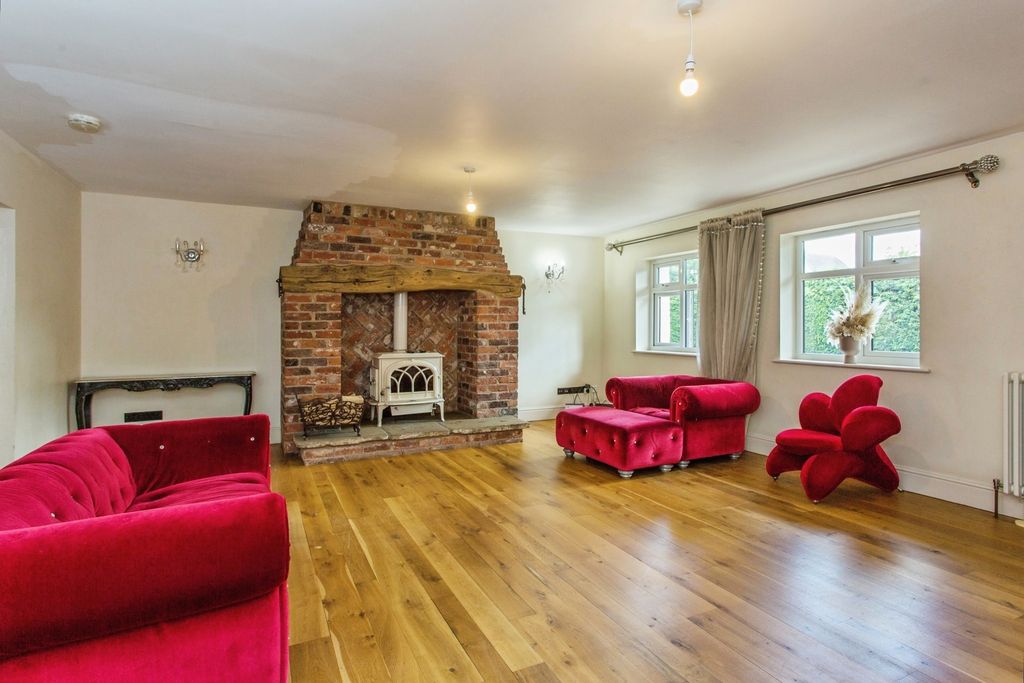 Property photo 3 of 25 Pbox-Img.Jpg