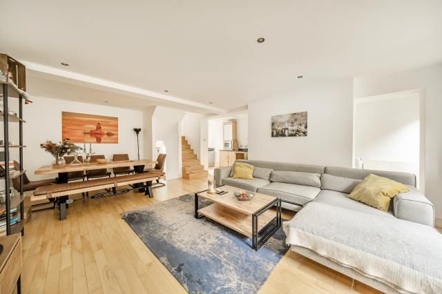 Property photo 1 of 16 Reception