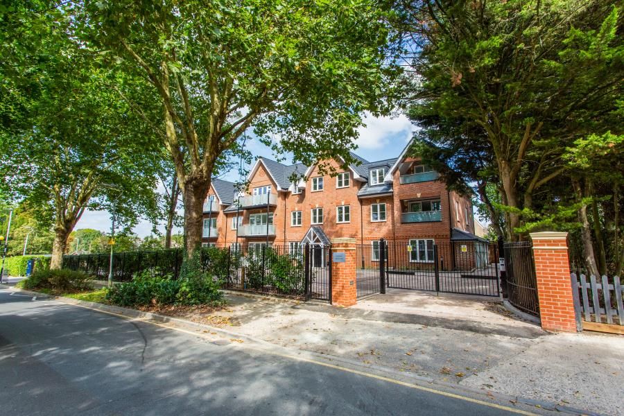 Property photo 1 of 8