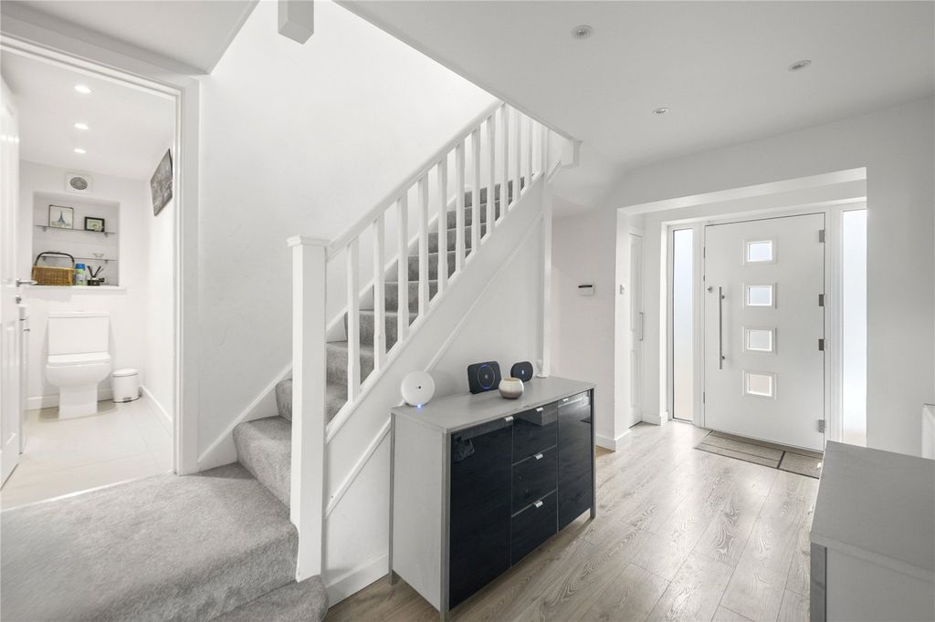 Property photo 3 of 23 Picture No. 02