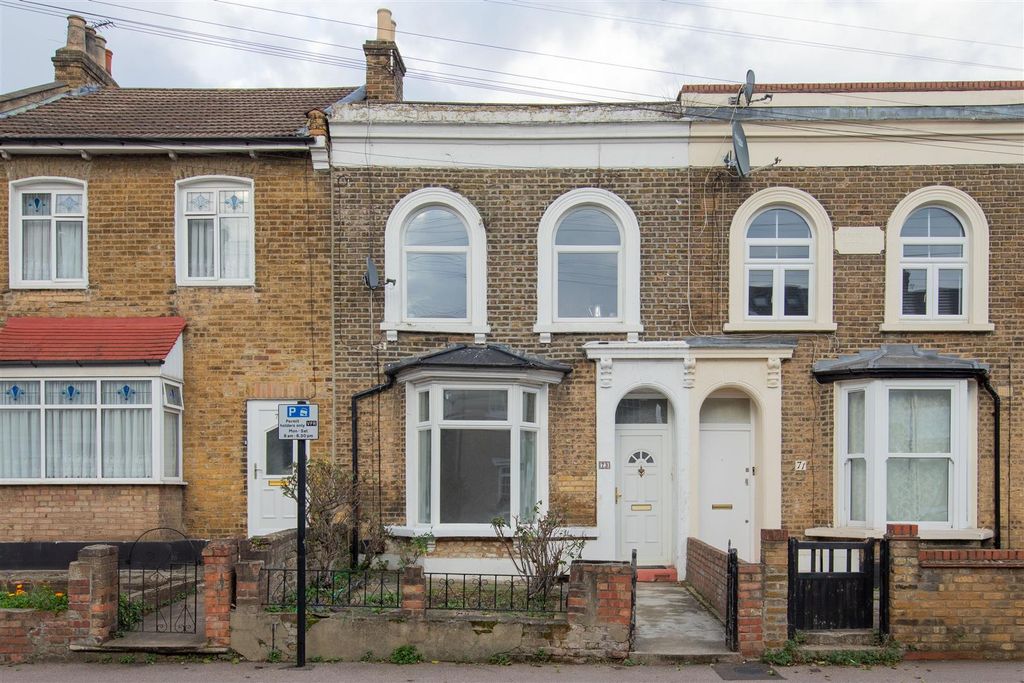 Property photo 1 of 26 Grange Park Road, E10