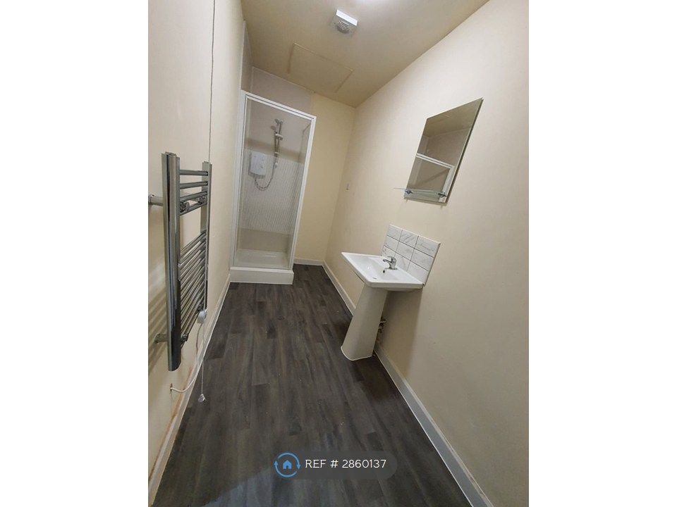 Property photo 3 of 12 Bathroom