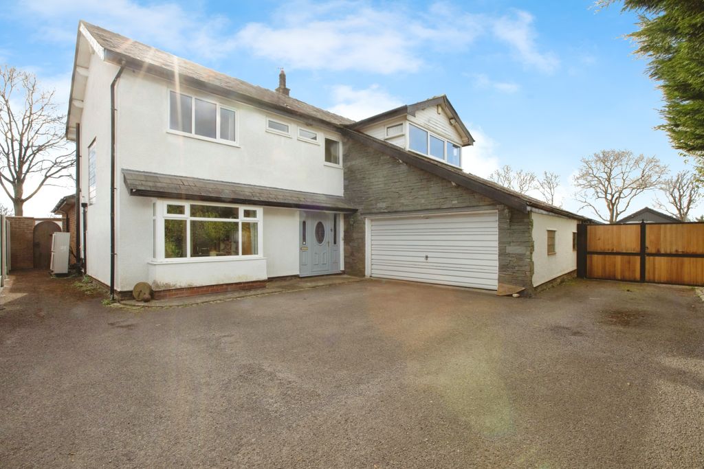 Property photo 2 of 25