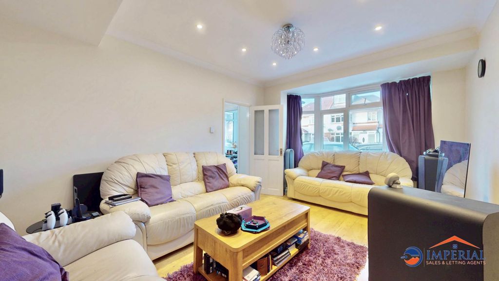 Property photo 2 of 27