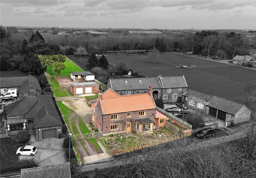 Property photo 2 of 33 Picture No. 02