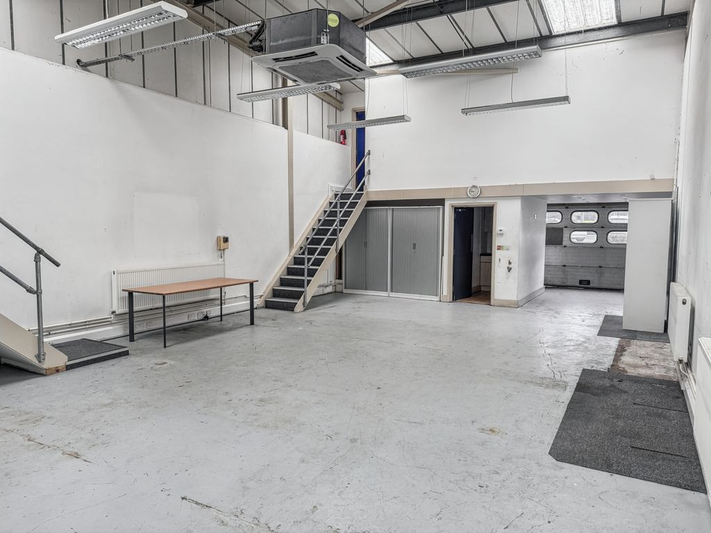 Property photo 3 of 5