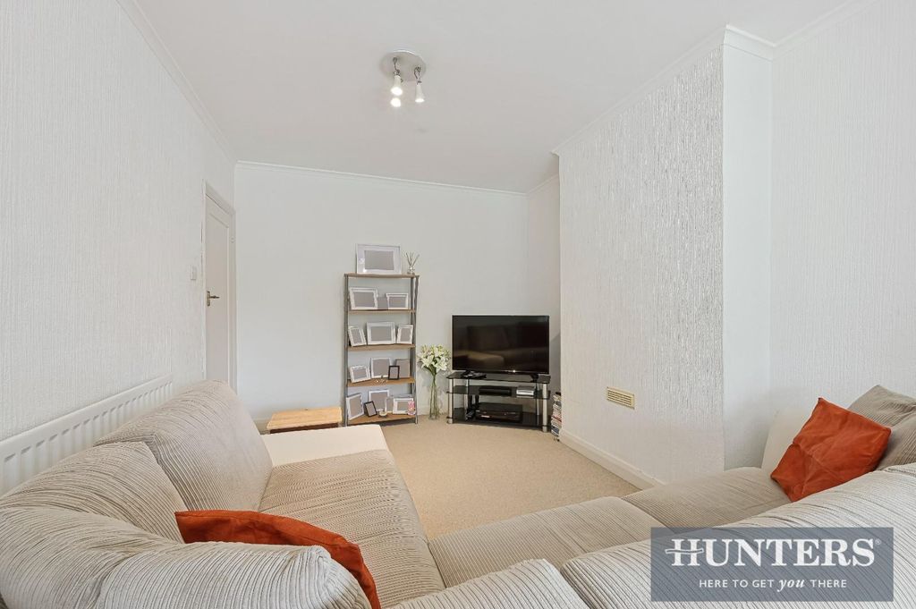 Property photo 3 of 16 Fairford Gardens (16 From 27)-14.Jpg