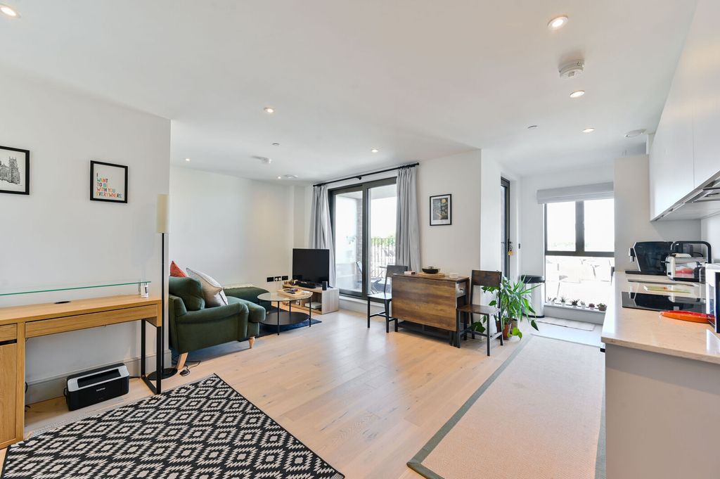Property photo 1 of 8