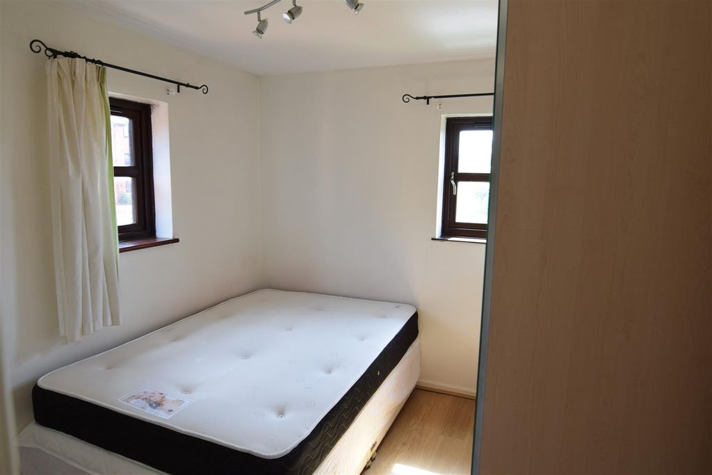 Property photo 2 of 6