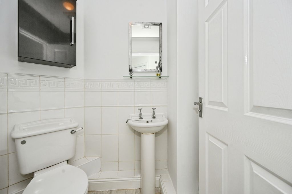 Property photo 3 of 19 Donwstairs W.C