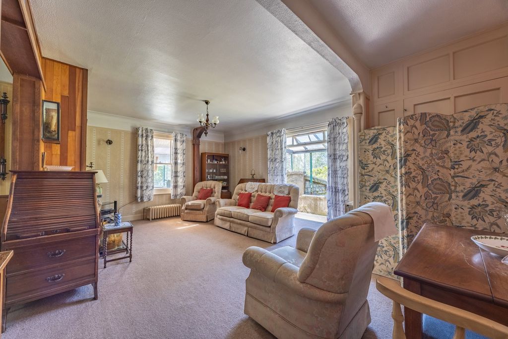 Property photo 3 of 47