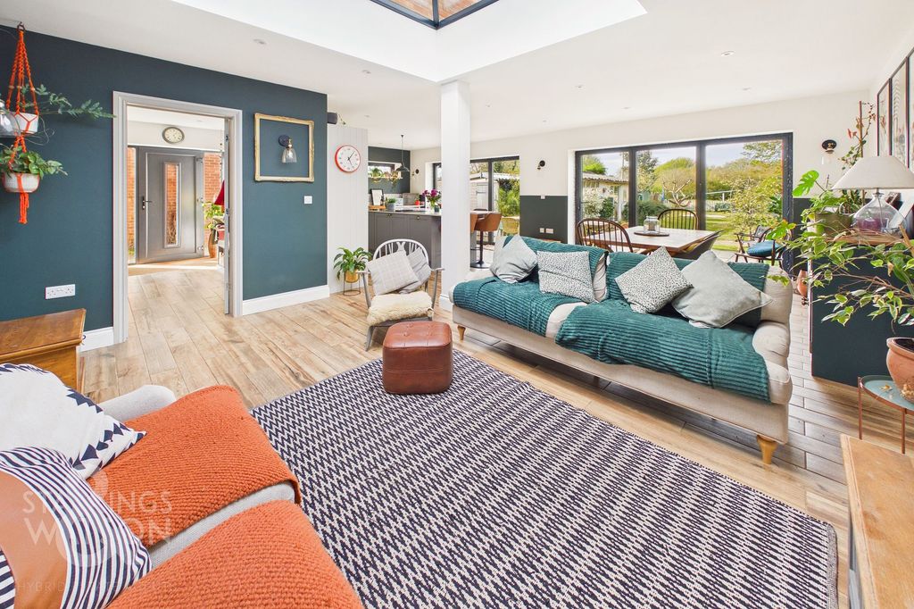 Property photo 2 of 30