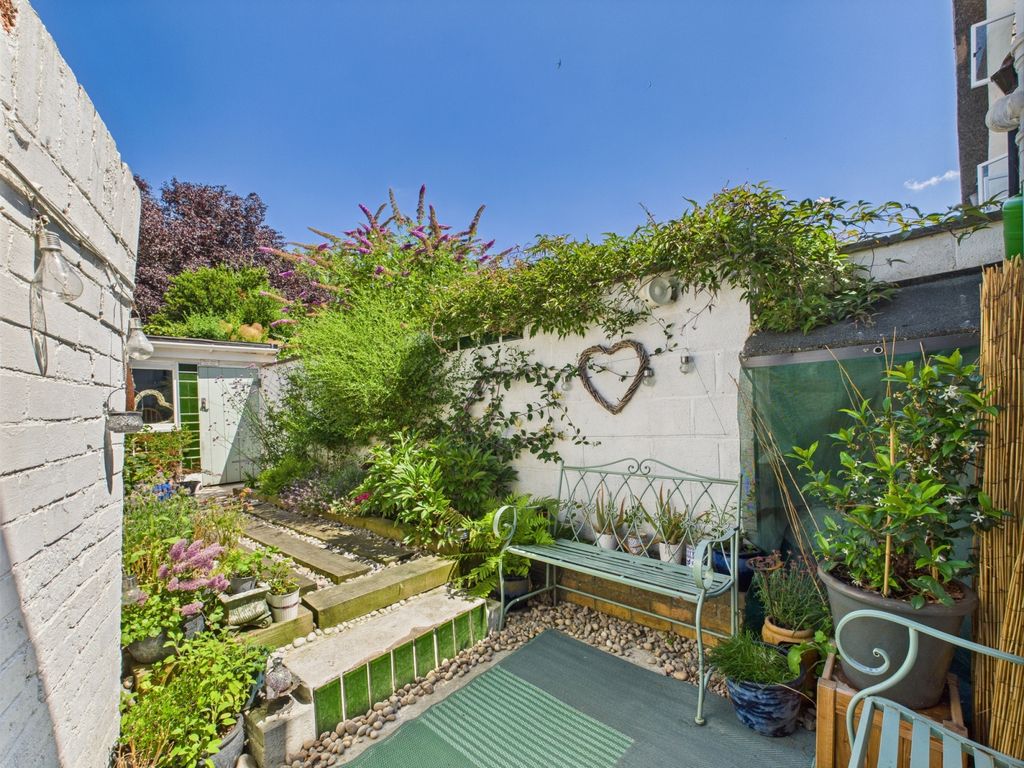 Property photo 3 of 18 Picture No. 14