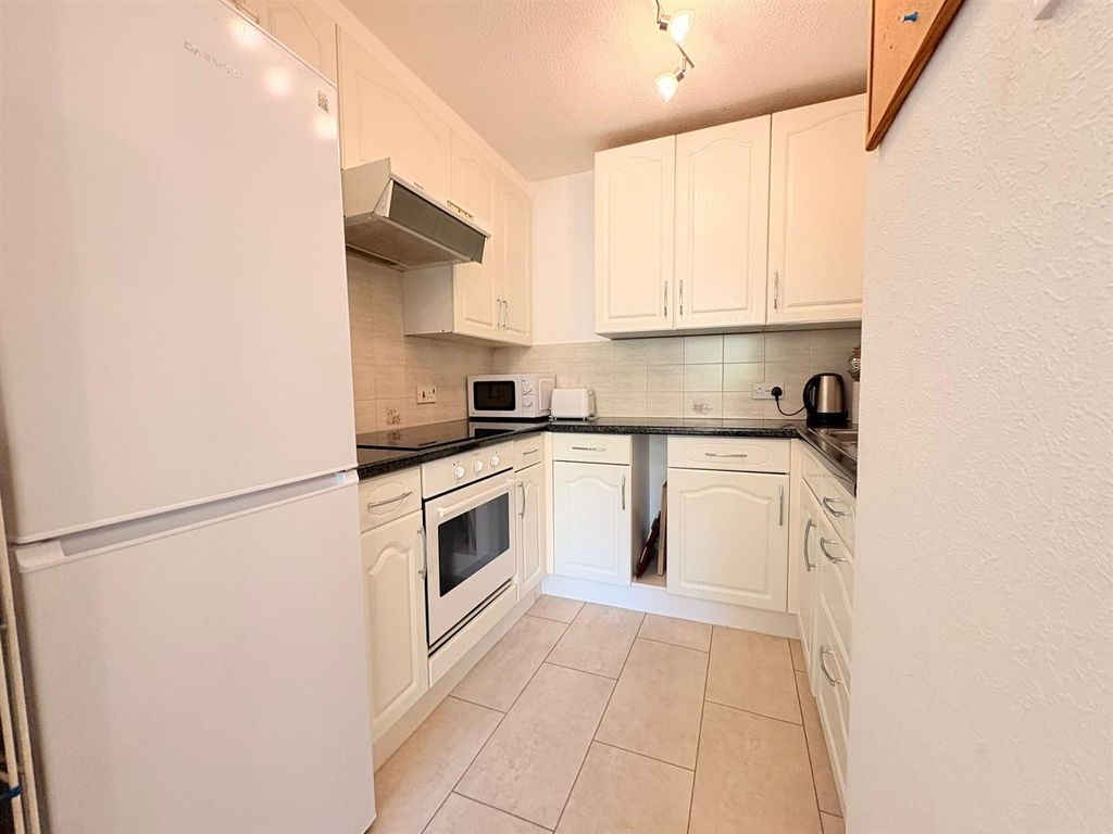 Property photo 3 of 10 Lowry Court 12.Jpg