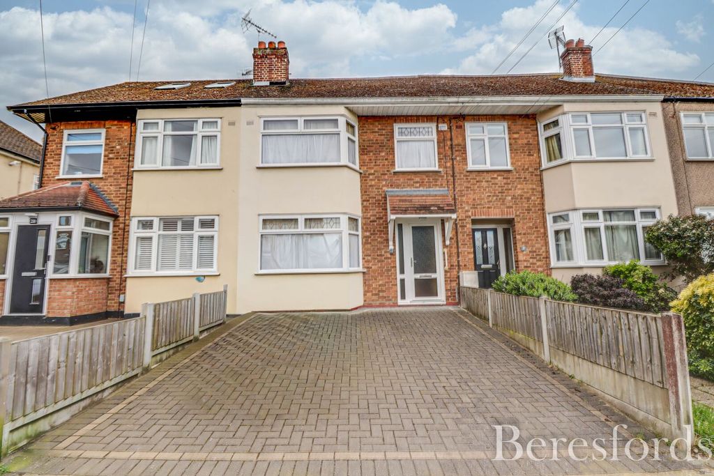 Property photo 1 of 21 Front