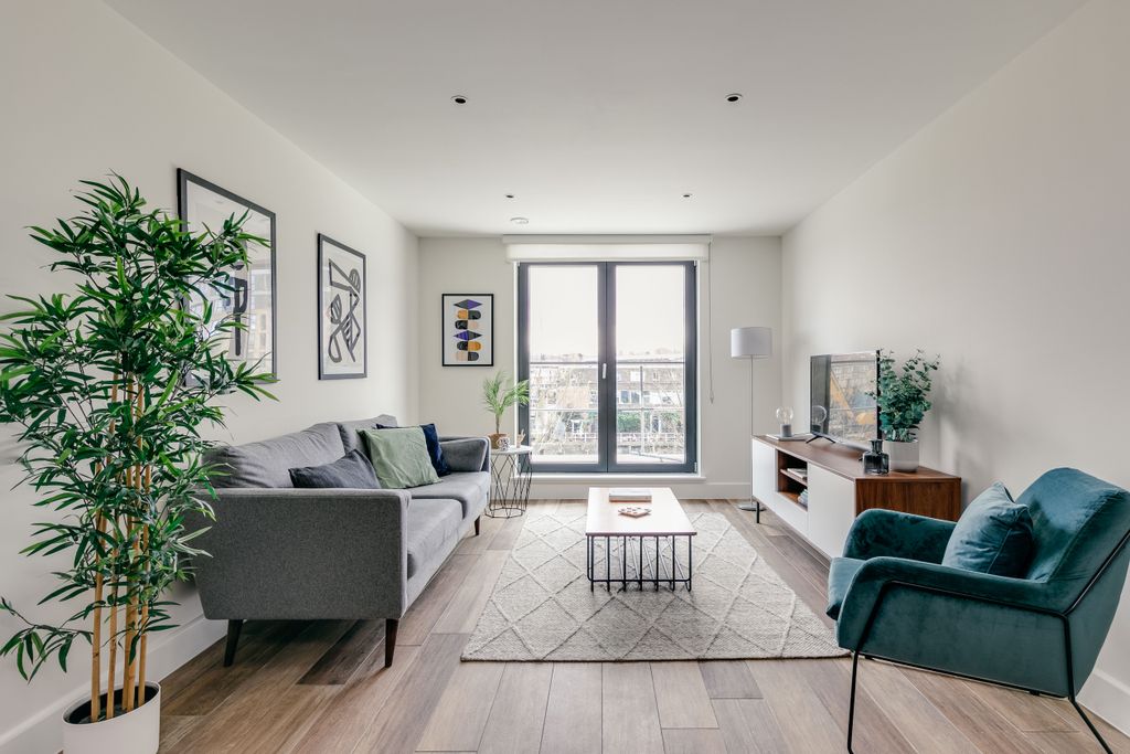 Property photo 2 of 8