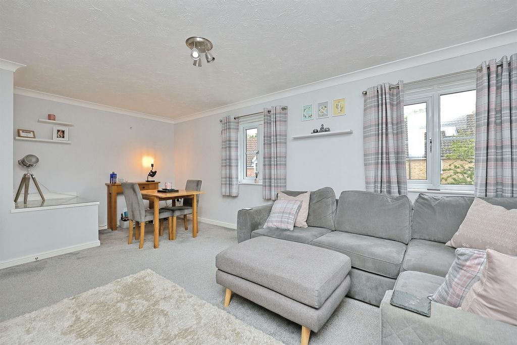 Property photo 2 of 14