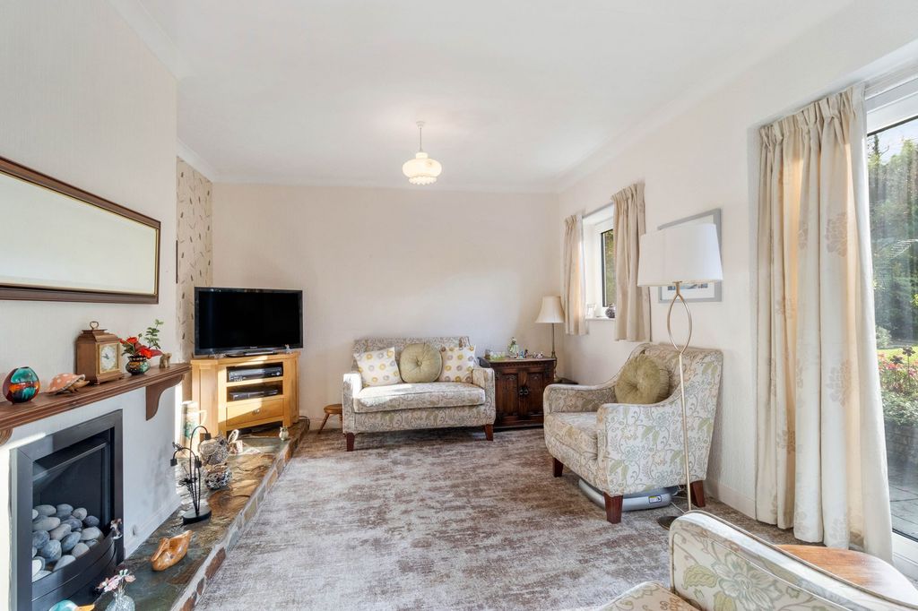 Property photo 3 of 21