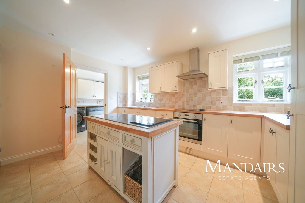 Property photo 2 of 40