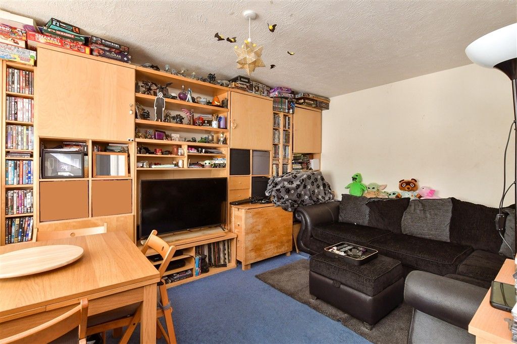 Property photo 1 of 11 Lounge