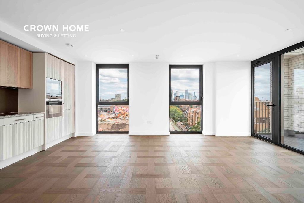 Property photo 1 of 18