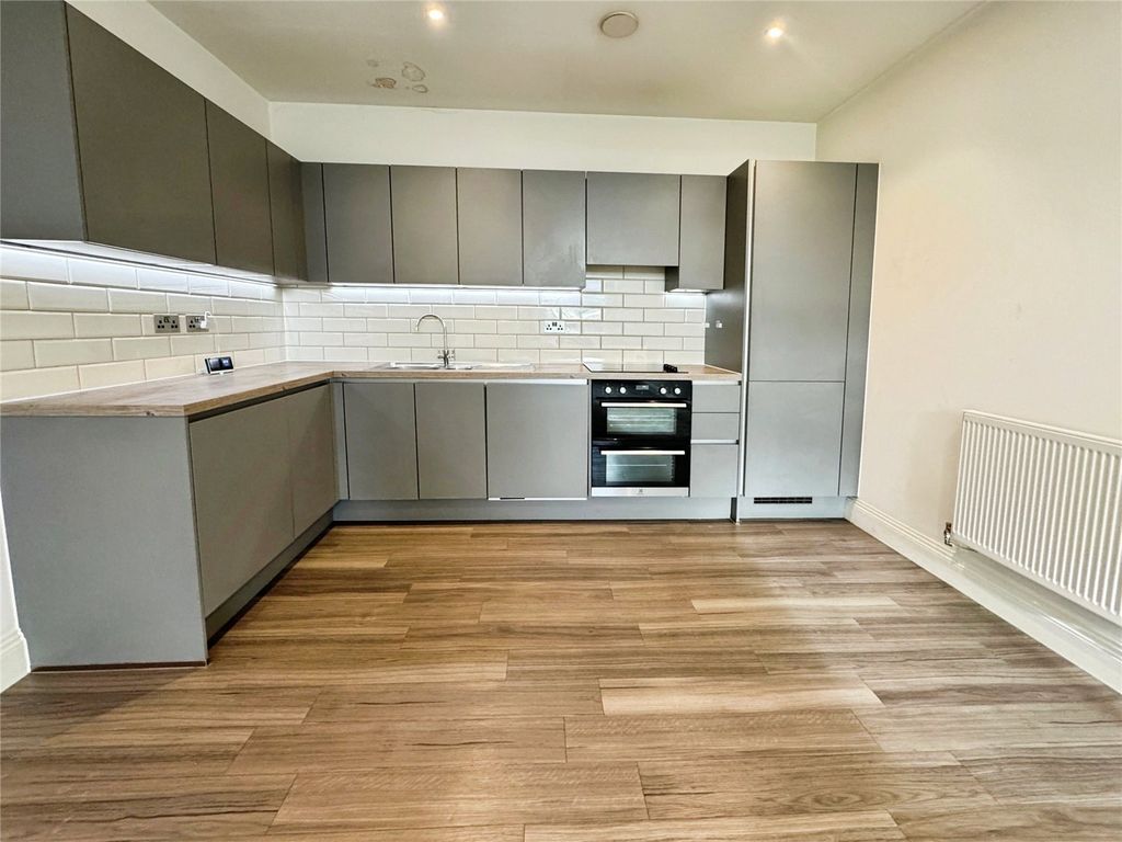 Property photo 2 of 17 Picture No. 06