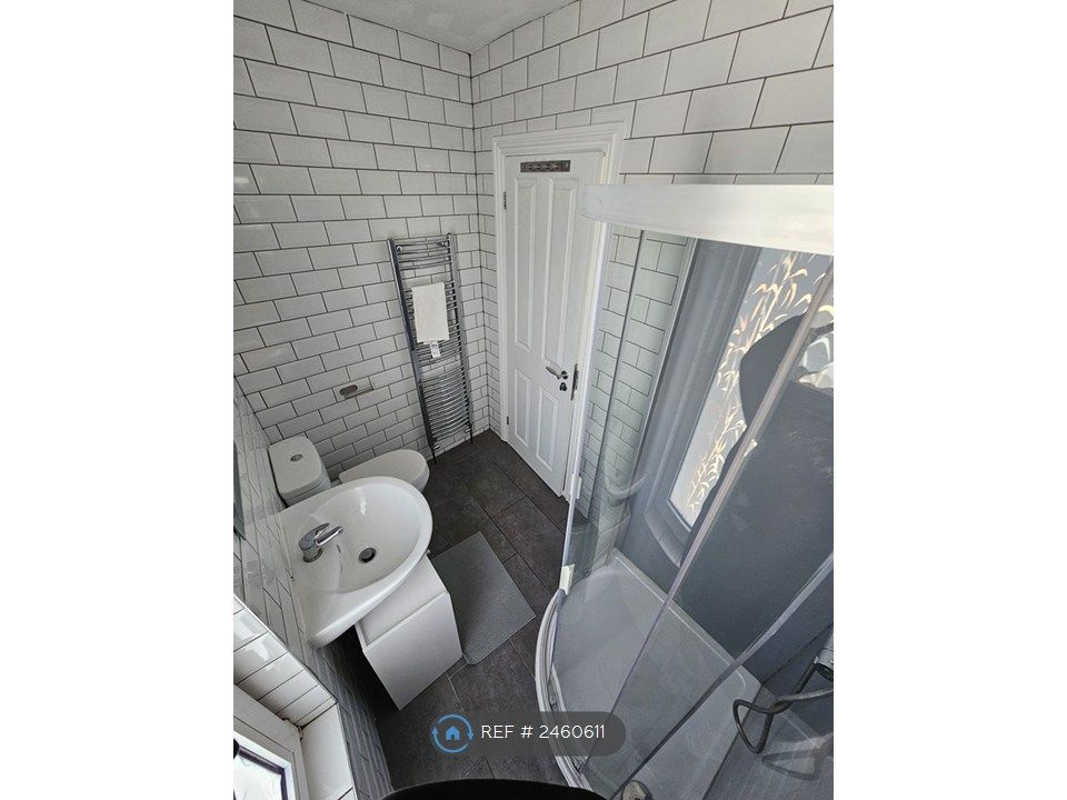Property photo 2 of 8 Upstairs Shower