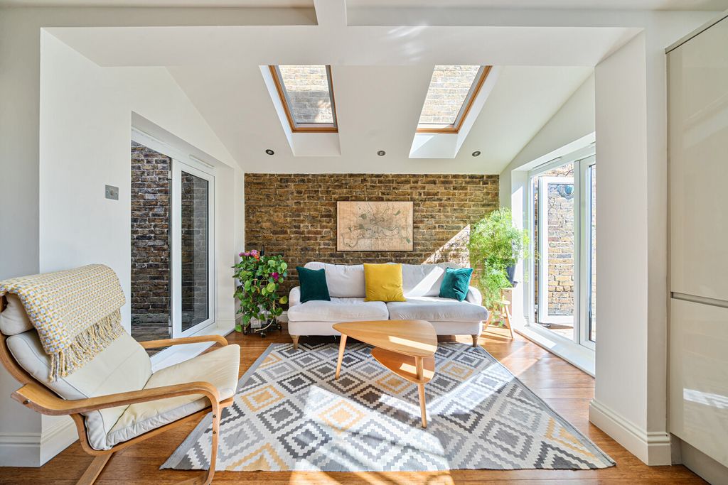 Property photo 1 of 21 1453314-38-69F37B...