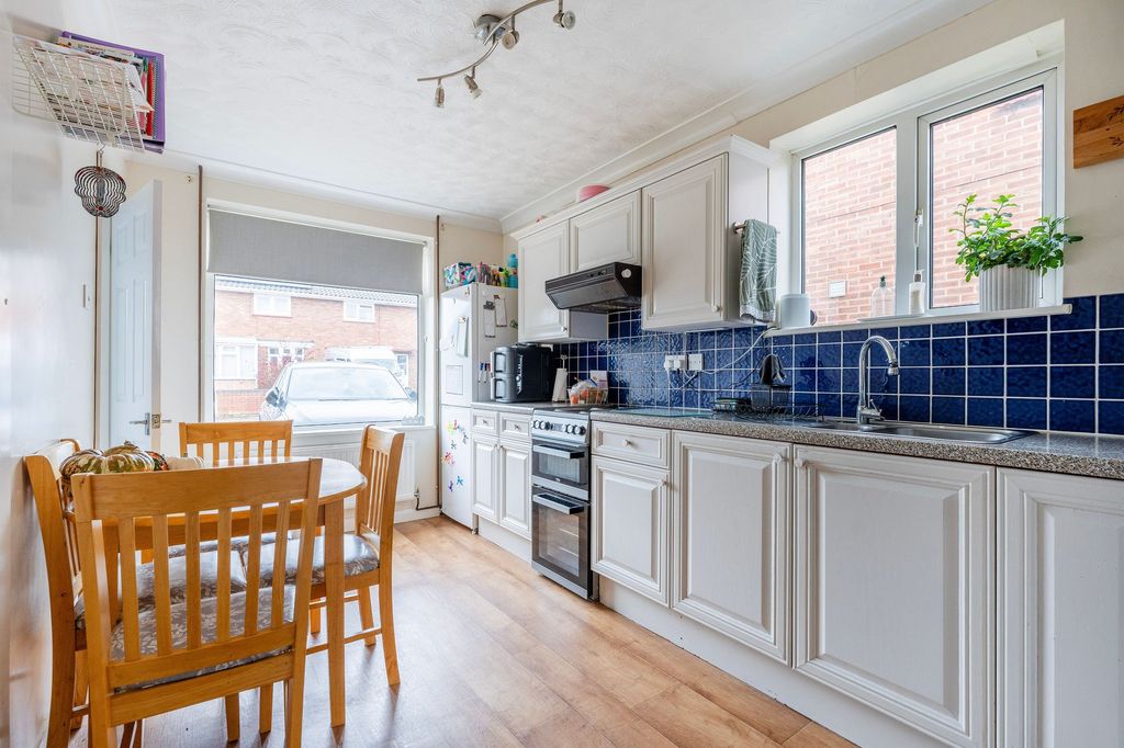 Property photo 2 of 18