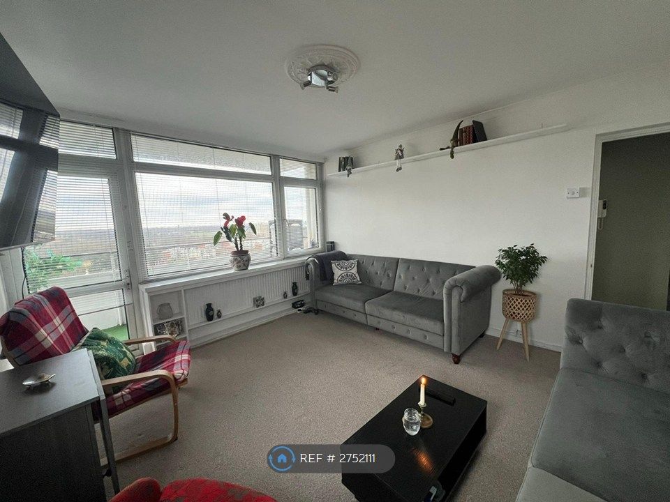 Property photo 2 of 12 Living Room