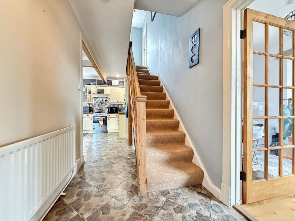 Property photo 2 of 25 4241873