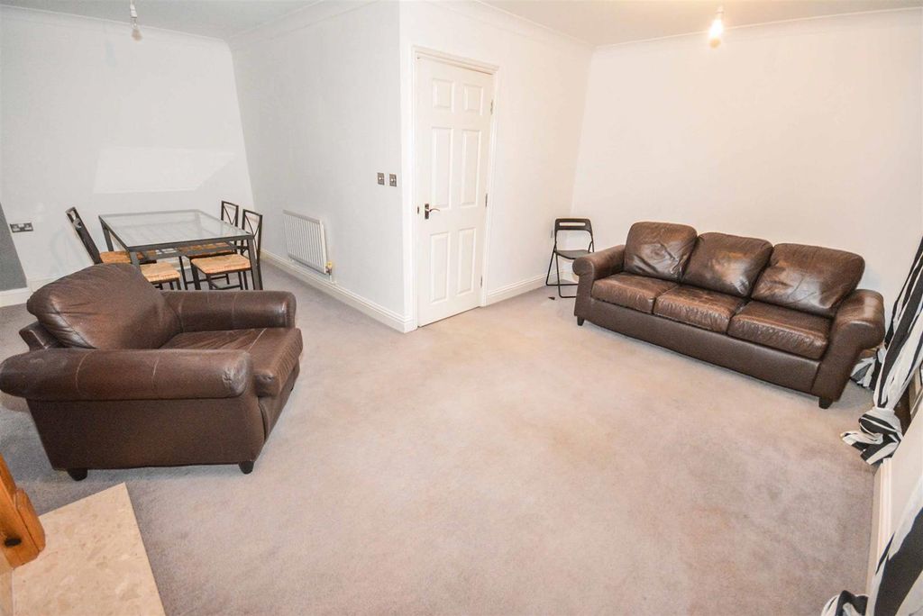Property photo 2 of 22 Open Plan Living Room