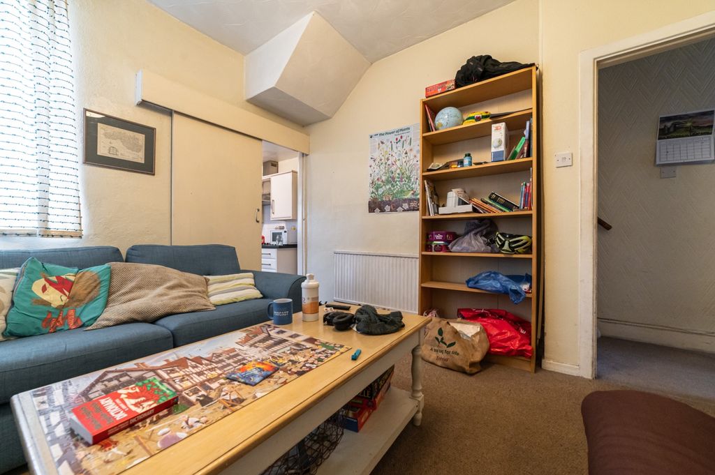 Property photo 2 of 17