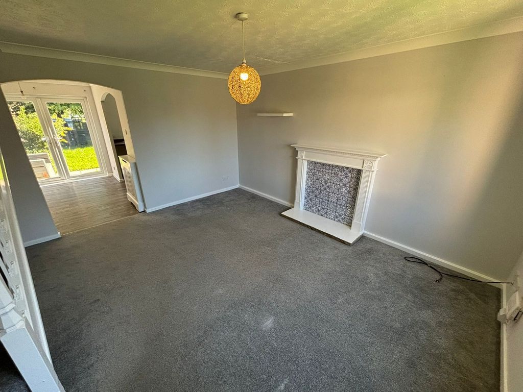 Property photo 2 of 9 Lounge