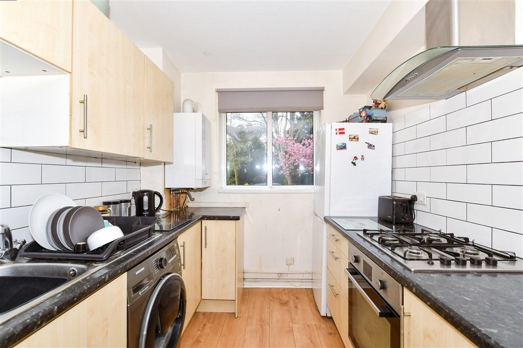 Property photo 3 of 8 Kitchen