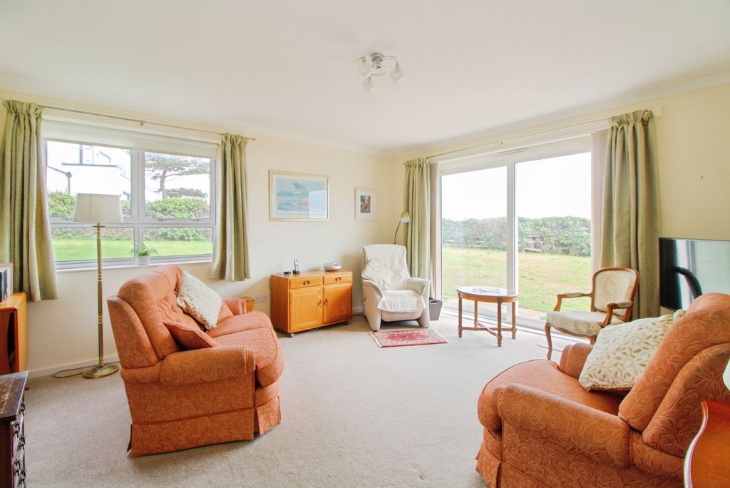 Property photo 3 of 18 Pbox-Img.Jpg