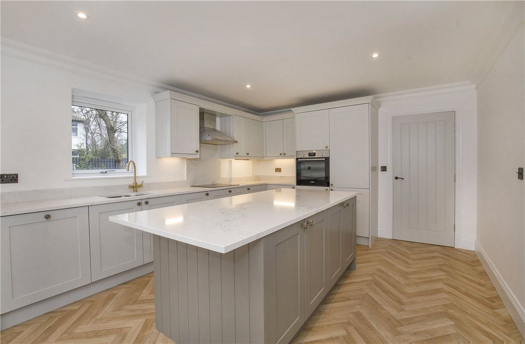 Property photo 2 of 16 Picture No. 03