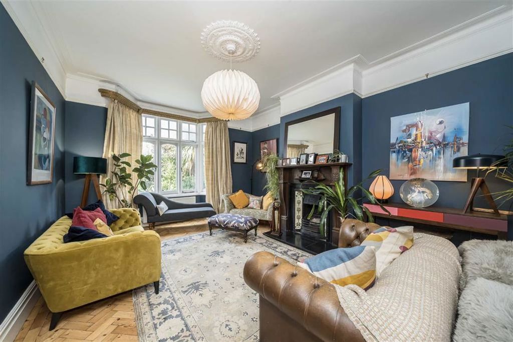 Property photo 2 of 13