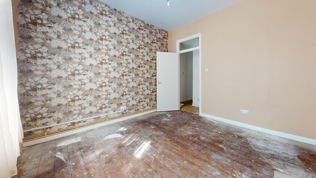 Property photo 3 of 15 82A Grantley Street, Bethnal Green, London, E1 4BT